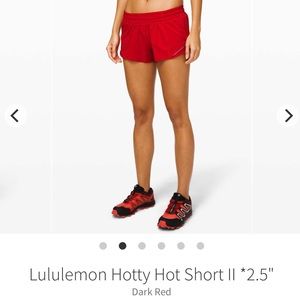 Lululemon Hotty Hot Short 2.5” in RARE dark red